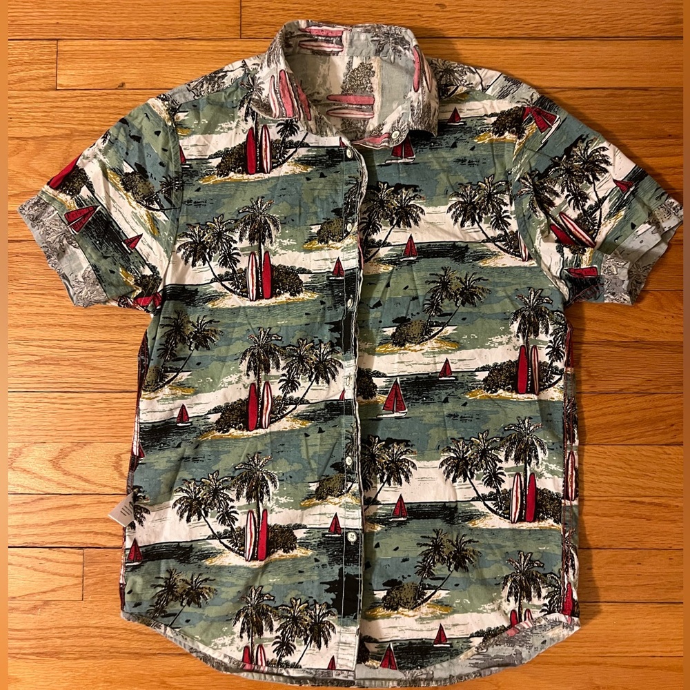 Men's Inside-out Sailboat/Surfboard Collared Button-Down Shirt - Medium